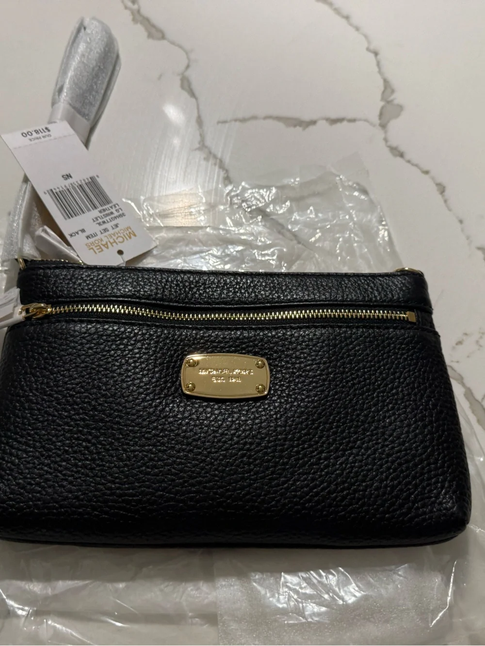 MICHAEL Michael Kors Black Pebbled Leather Coin Wristlet with Gold Plaque new